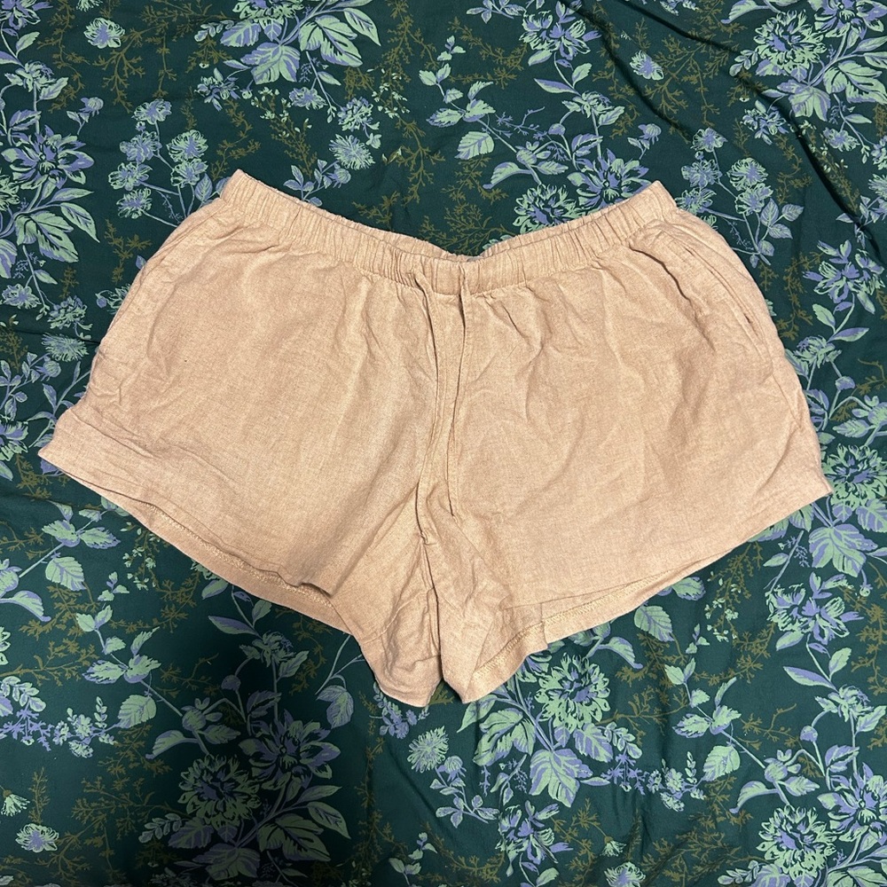 Hollister Tan / Khaki shorts size small